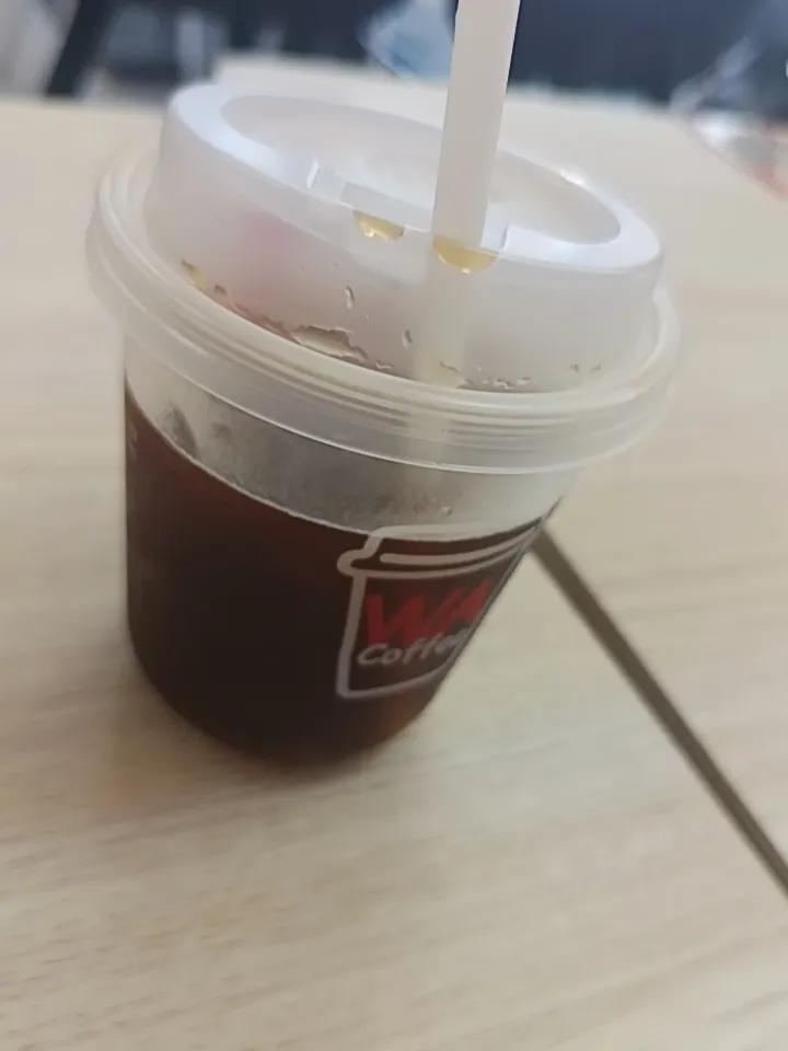 你敢相信吗？华莱士的9块9 200杯咖啡，我货到现在。
每两个小时可以喝一杯，真