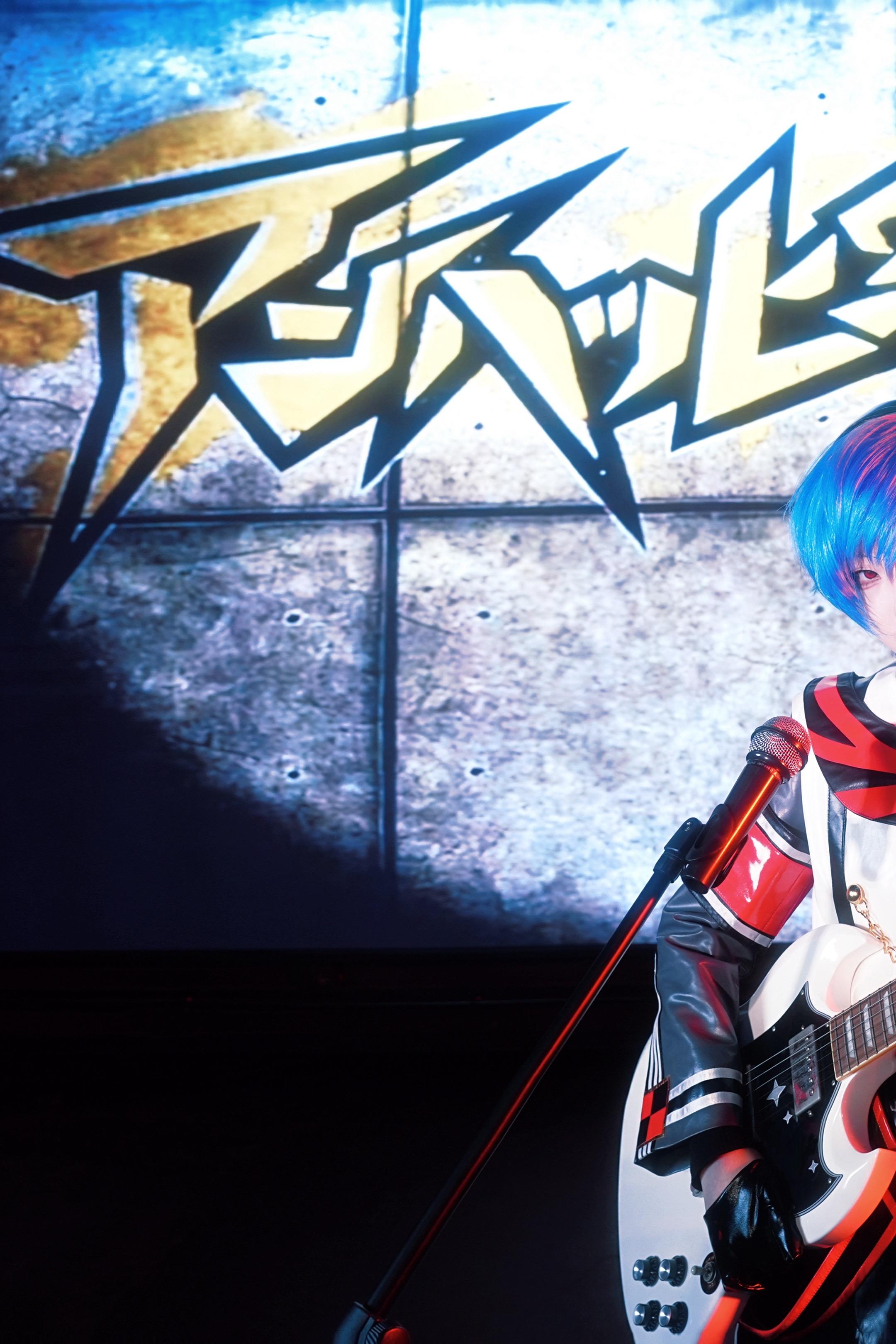 アンハッピーリフレイン。    指挥官冰冰）生日前很急的拍了…耳机没来...