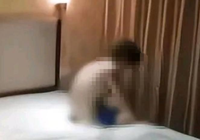 “这就是随便采花的代价！”浙江杭州一名男子，男子在外面跟一女子亲近了一番，当时并