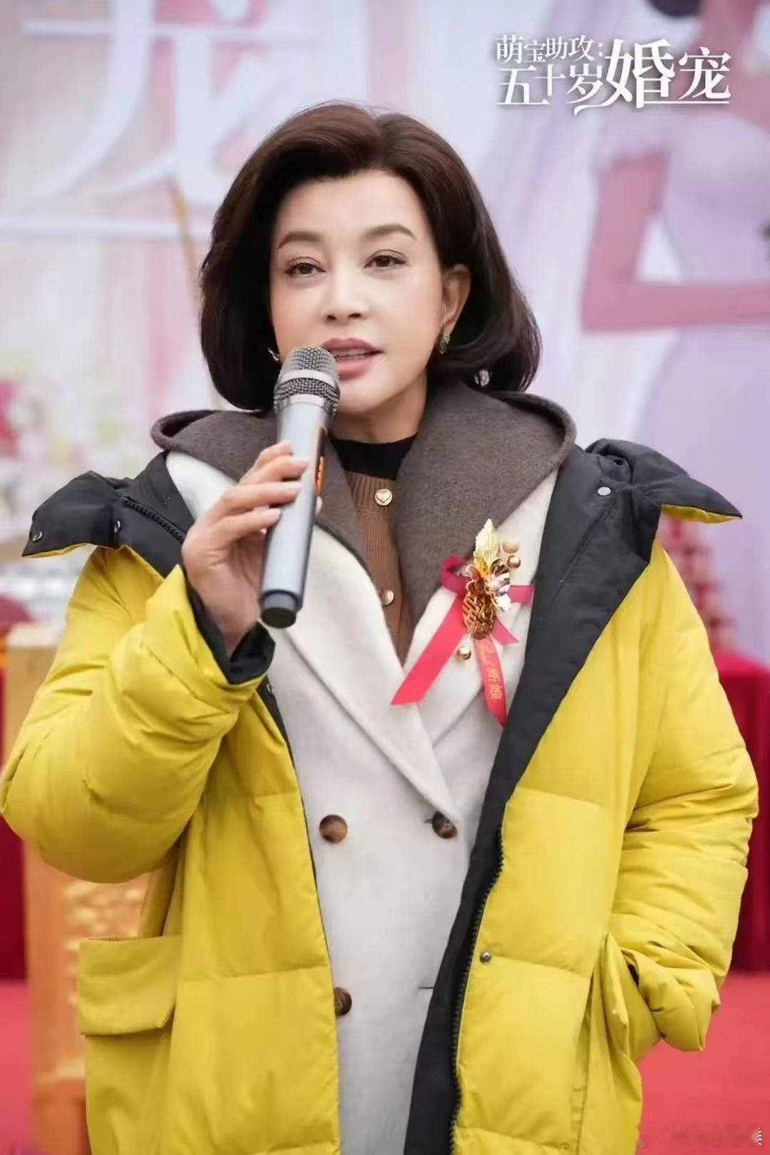 短剧迎来真正大女主！74岁刘晓庆还在拍姐弟恋，她是真牛啊，男主角耿大勇36岁，看