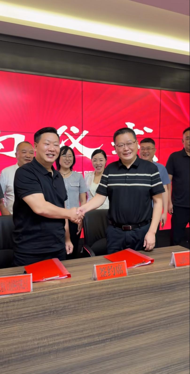 张大炮又有大动作，又要搞事情了。昨天他现身湖南湘西古丈县，完成了官方合作签约仪式