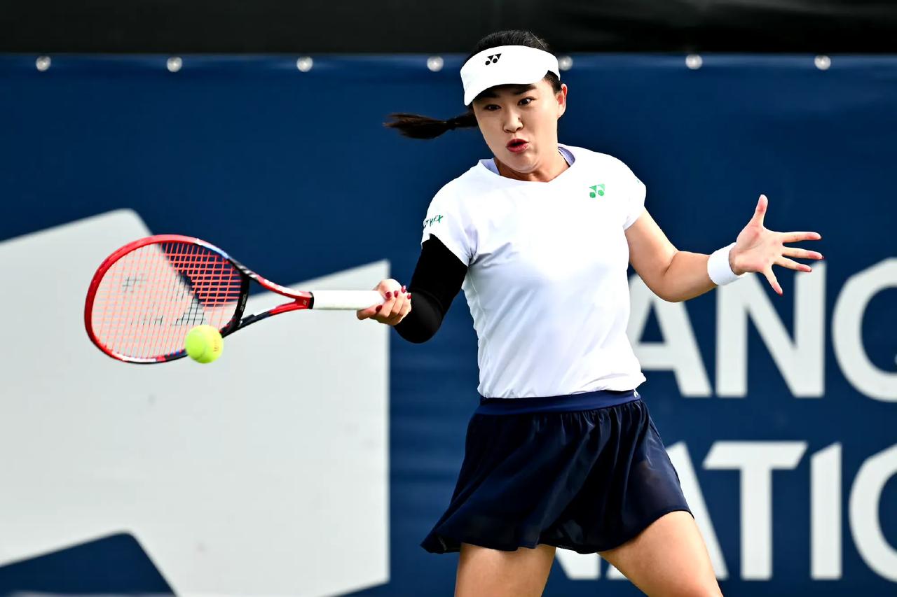 谁能想到复出全是喜剧！朱琳直落两盘横扫No.68首进1000赛16强！
WTA1