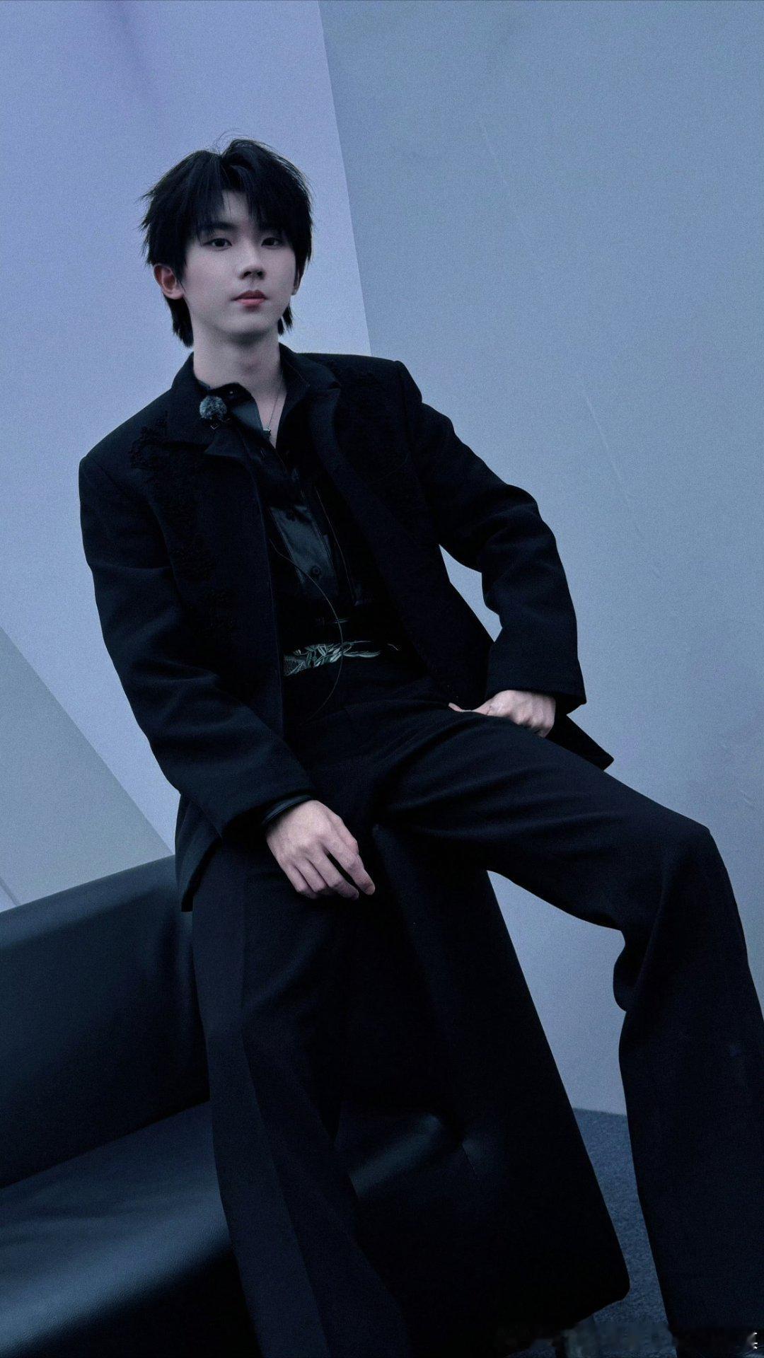 马嘉祺高会  CC66！别再到处喂别的小朋友吃东西了！来喂我！！ 