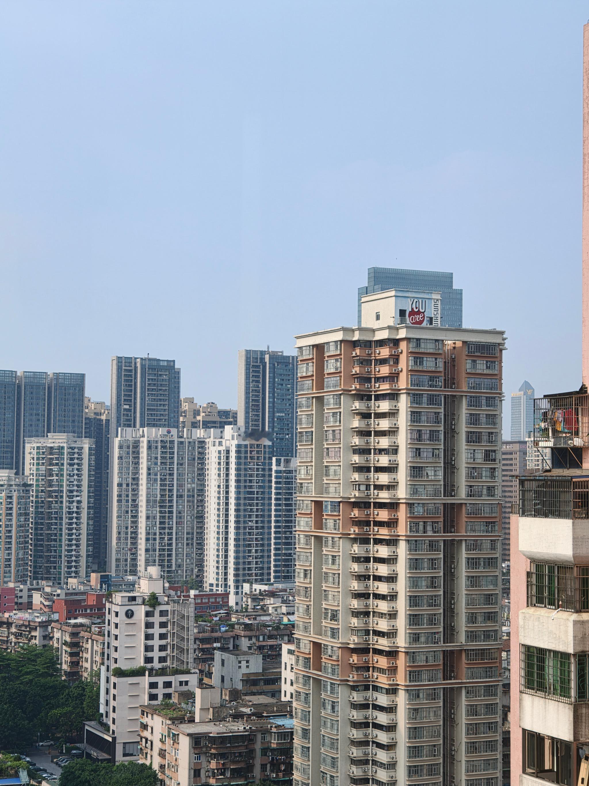 在主线任务忙到飞起的同时，把两个即将发布的开箱支线任务也拍了、剪了（甲方放心，还