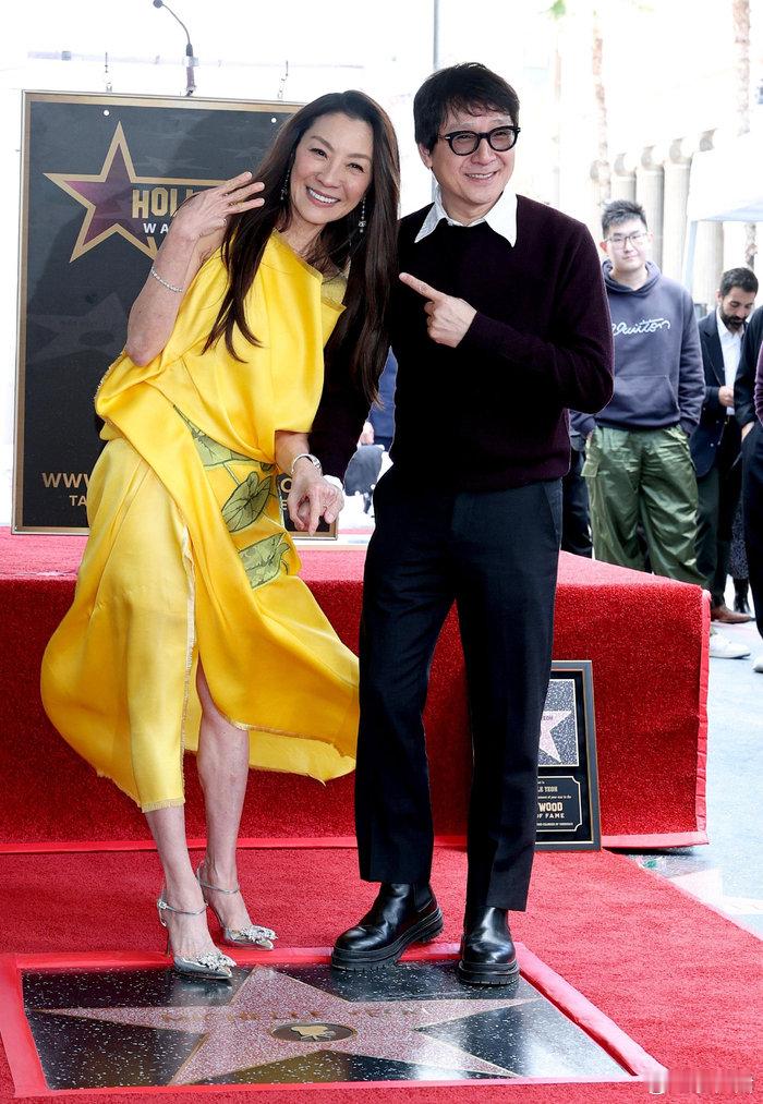 马来西亚演员杨紫琼在好莱坞星光大道留星，导演李安、演员关继威、吴珊卓（Sandr