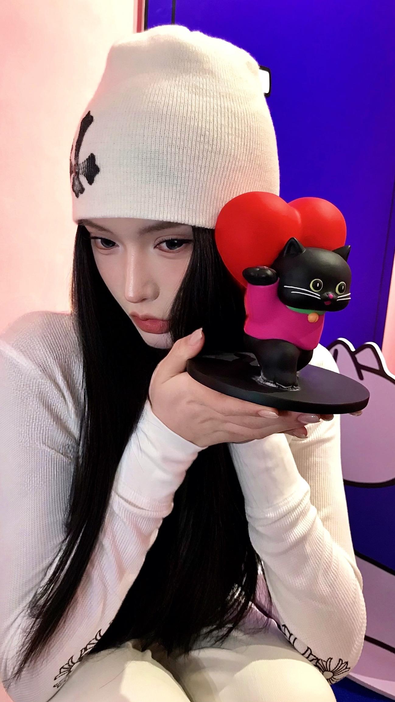 小咪能拯救世界就好了。