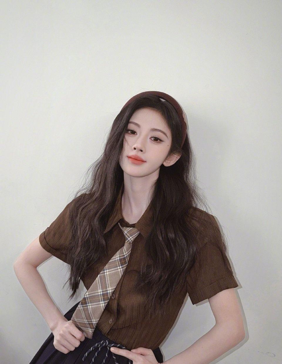 jjy鞠婧祎露芜衣  jjy鞠婧祎月鳞绮纪29集 

“你是乱花欲渐中唯一用青睐