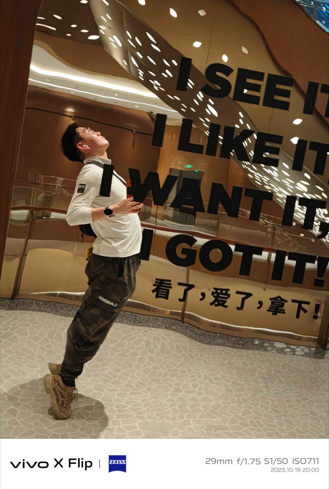 好几年没来过广州塔附近了，我发现珠江的夜景，和上海的外滩已经差不多了，摩天大楼，