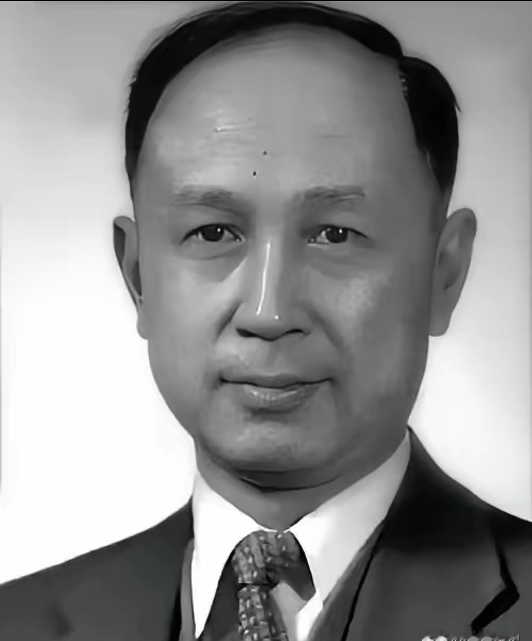 晚年，钱学森整天躺着，不爱说话，也不理人，家人以为他得了老年痴呆，谁知当医生问他