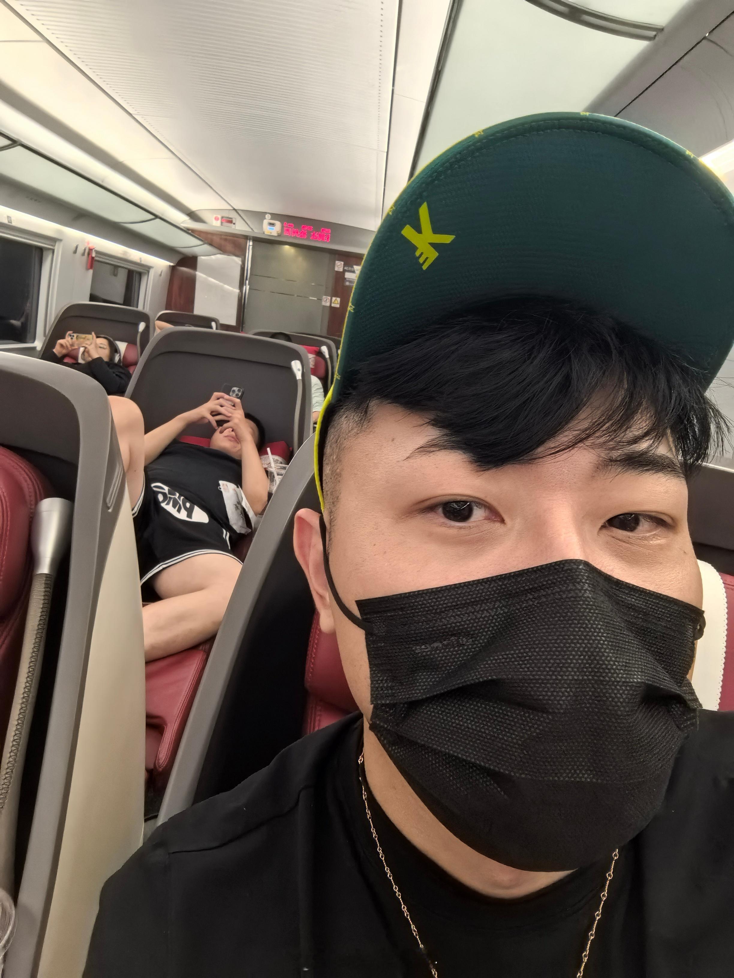 后面这哥们谁认识？第五个说对的，我发个66🧧～～～ ​​​