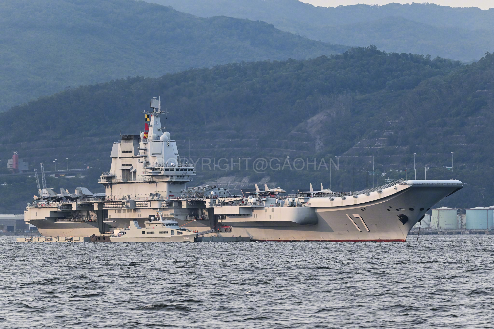 微博十大热门兵器海选 2025年军迷一片哀嚎，上演了“这也不认识，那也不认识”的