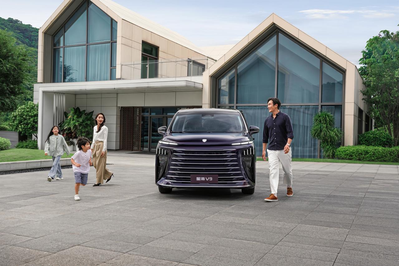 东风风行星海V9越享系列
百变后备箱太赞了！
可以随心所欲调节车内空间
后备箱容