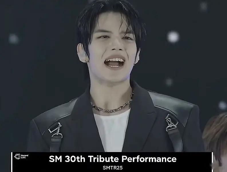 这张图很适合做bqb哎 我没有灵感 谁做好了发我一张 