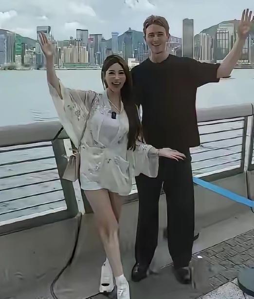 看到有个叫王水牛的外籍人祸害许多国内女人的事，有些女人几次为他堕胎。我说受害的女
