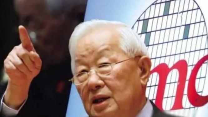台积电正式向全球宣布，彻底翻脸了？外媒：张忠谋是“老狐狸”

先进芯片制造，已成