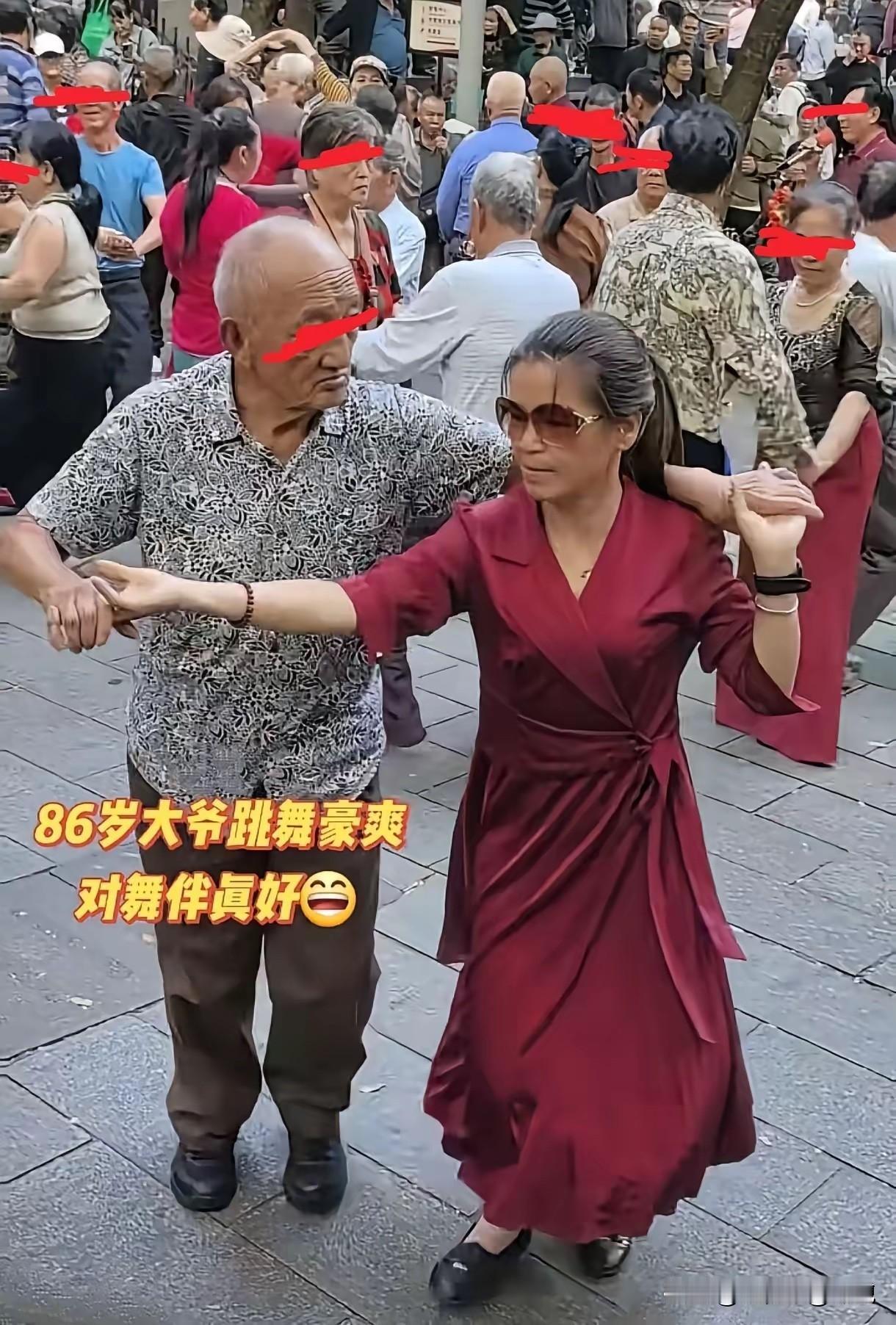 没想到舞伴还收费，想打听打听怎么计费？舞曲时长还是一个小时？