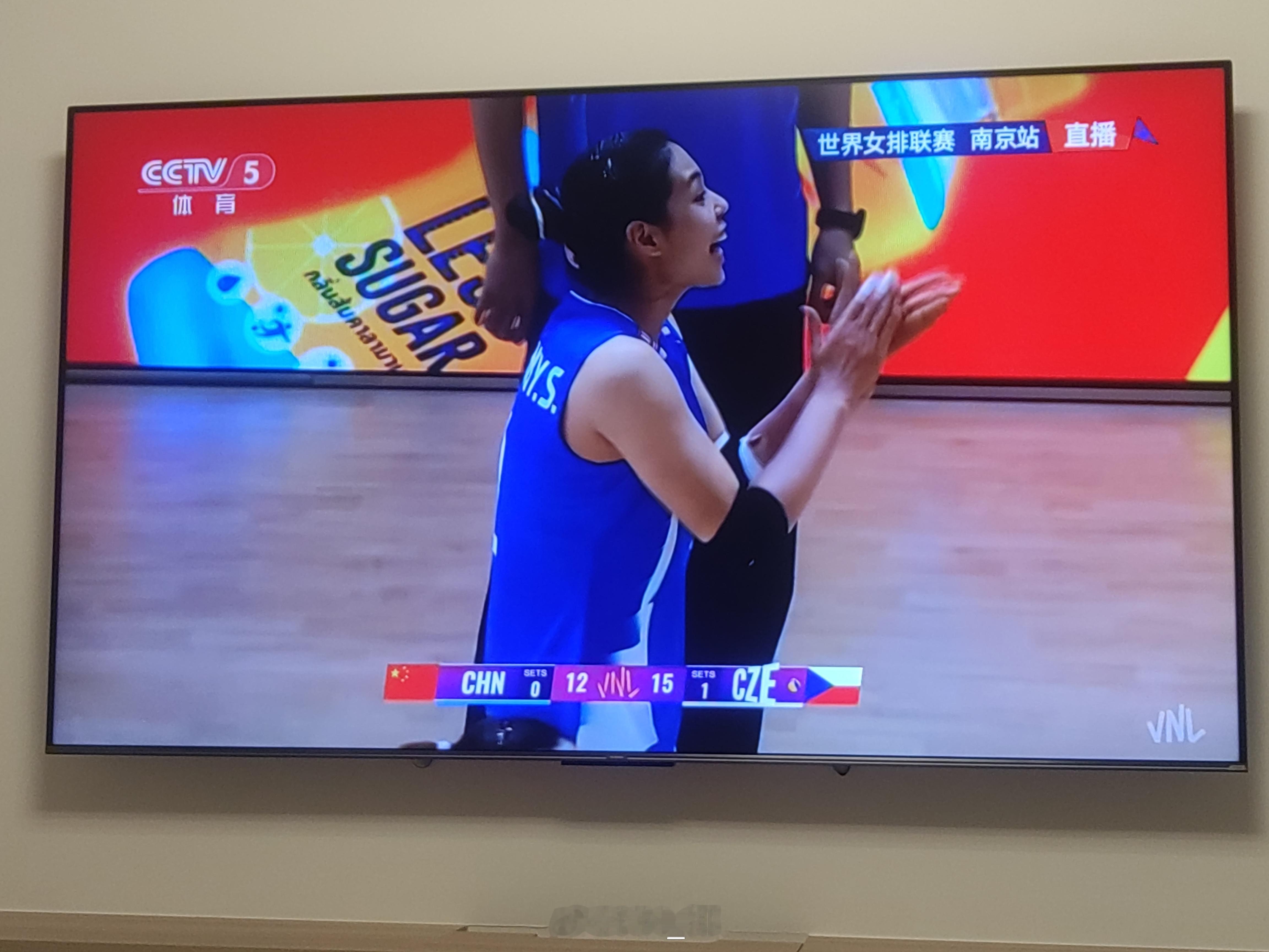 中国女排vs捷克女排 打的好乱……