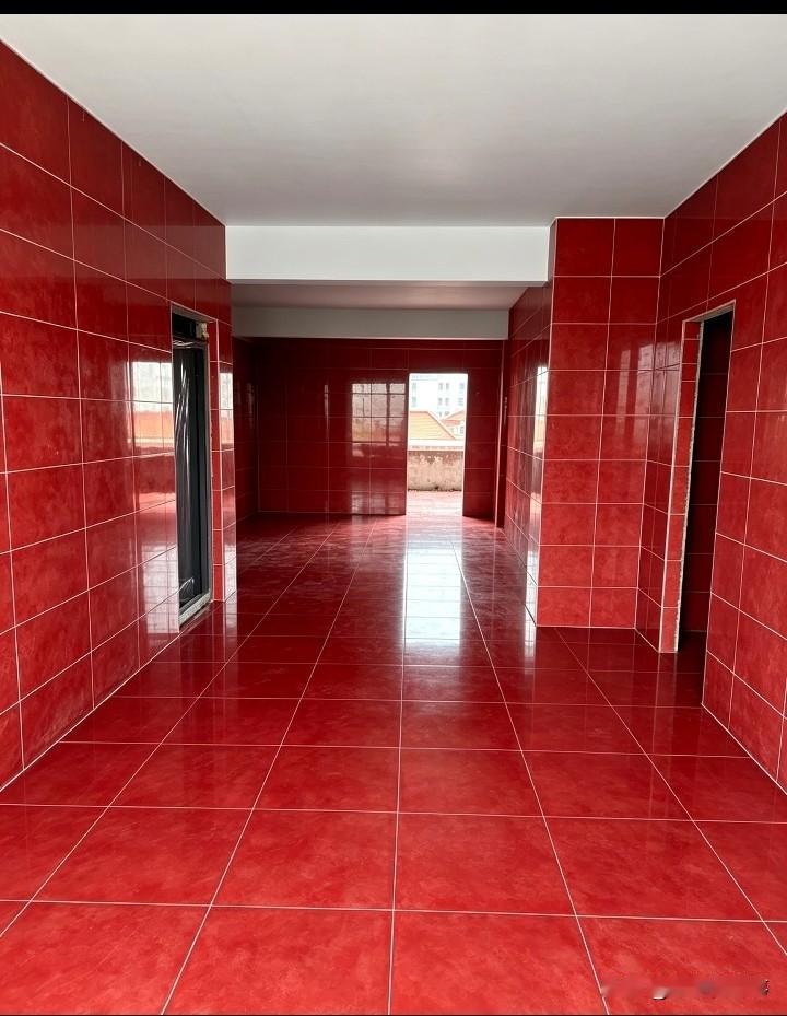 红红的，好看吗？
施工三个月，终于完工了，部门领导邀请我们去做客，你们觉得好看？