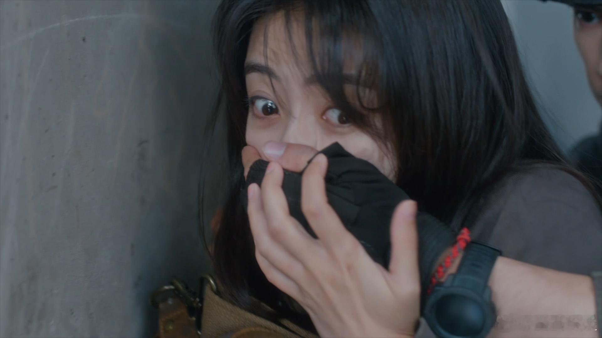 陈哲远阿瓒不语只是一次次背后抱  阿瓒的每一次背后拥抱，都像是冬日里的暖阳，温暖