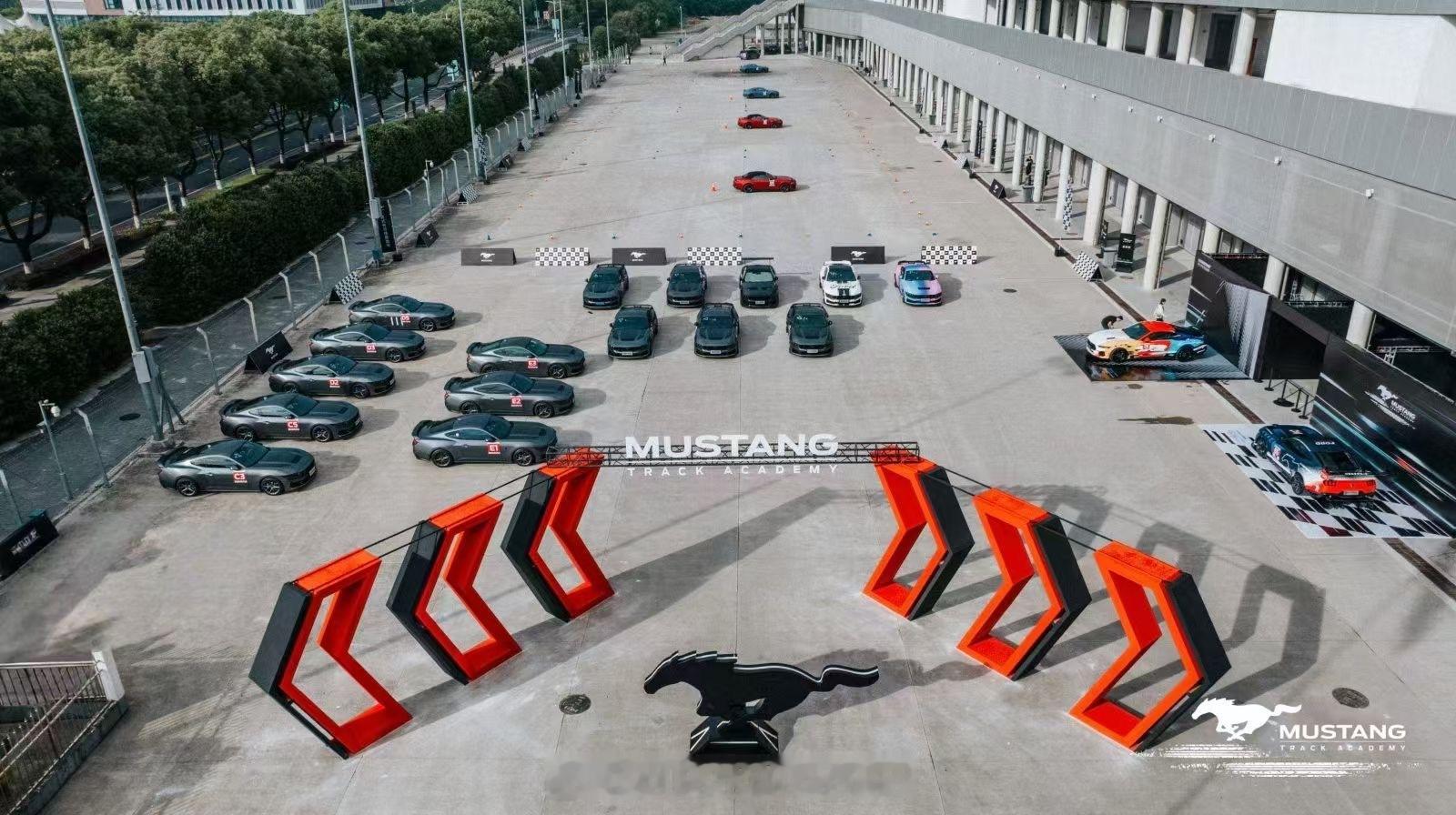 「敢梦·敢为」Mustang赛道学院，让油门里的热血永远同频mustang赛道学