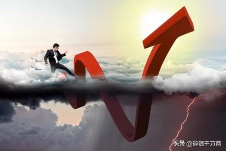 昨晚美股科技股暴涨，韩国股市狂拉18%。A股高开低走，收十字星。

当我看到这些