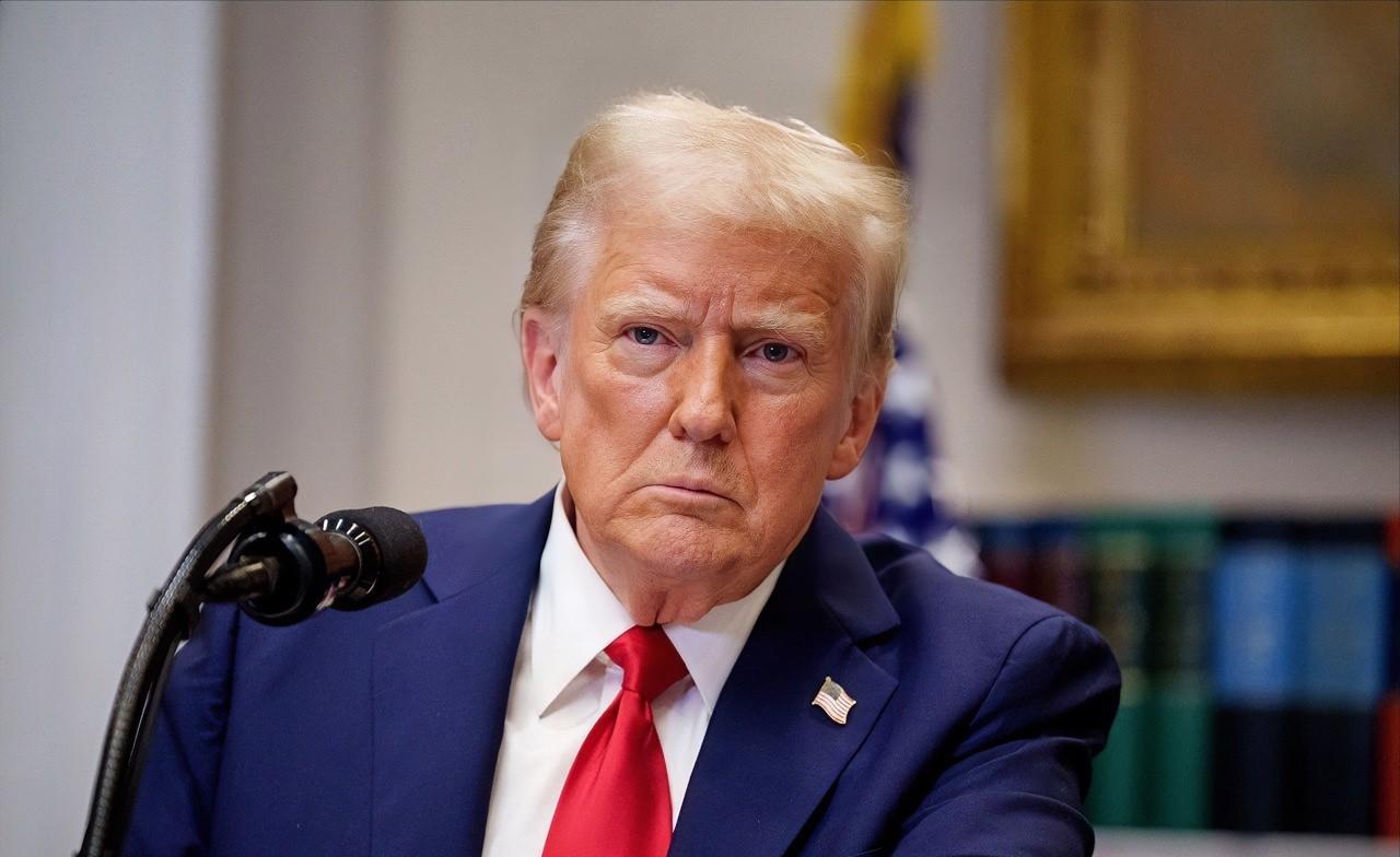 特朗普怕了！多家外媒发布消息称，特朗普计划以国家安全为由禁止进口中国新型人形机器