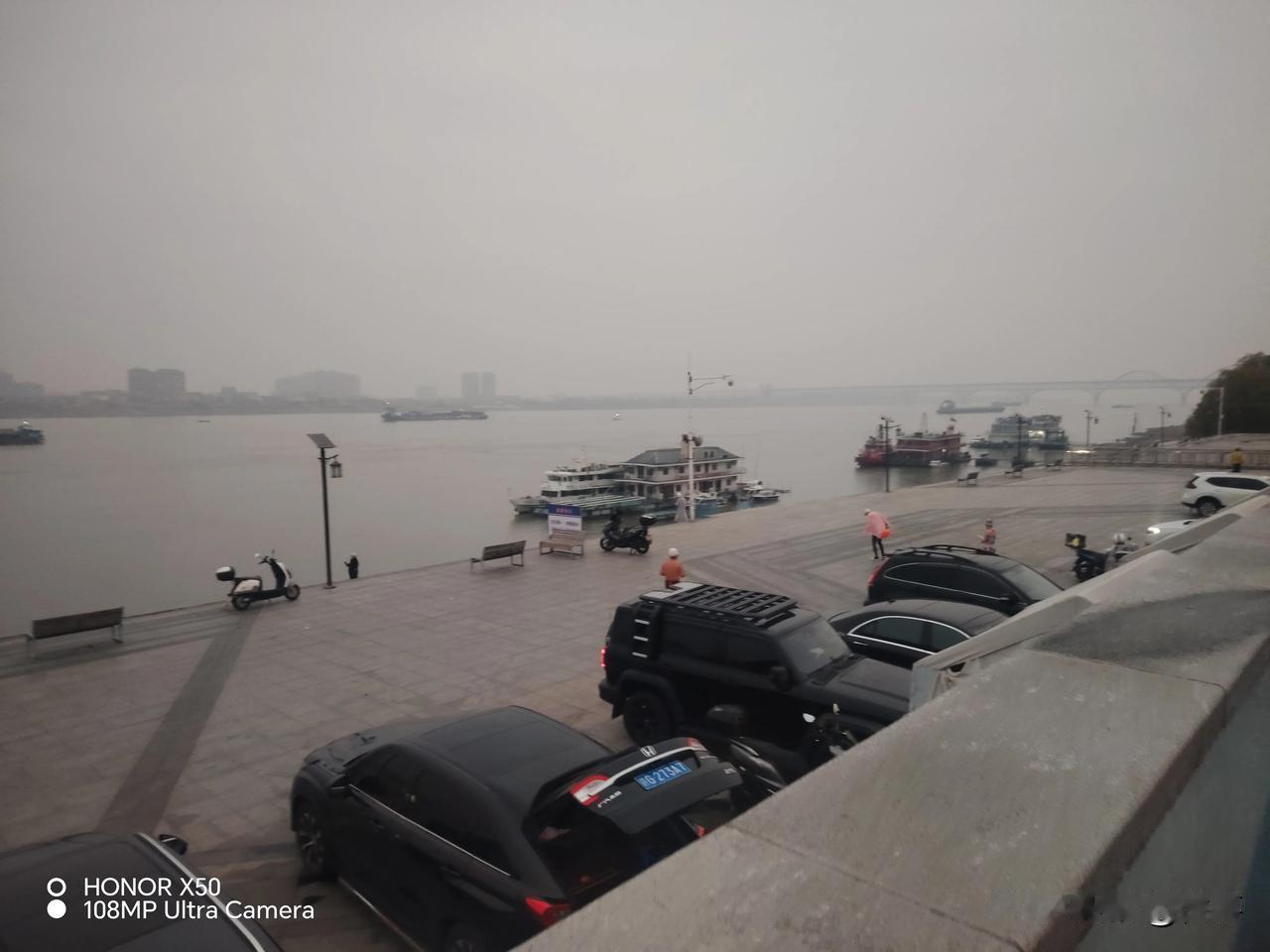 如何看待有些老人不愿与子女同住的心理因为两代人的生活习惯也很大的不同