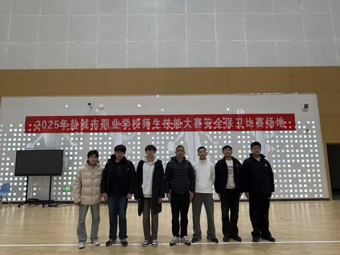 建湖中专杀疯了！109项技能大奖刷屏盐城，
建湖中专喜报炸屏🎉 2025盐城职