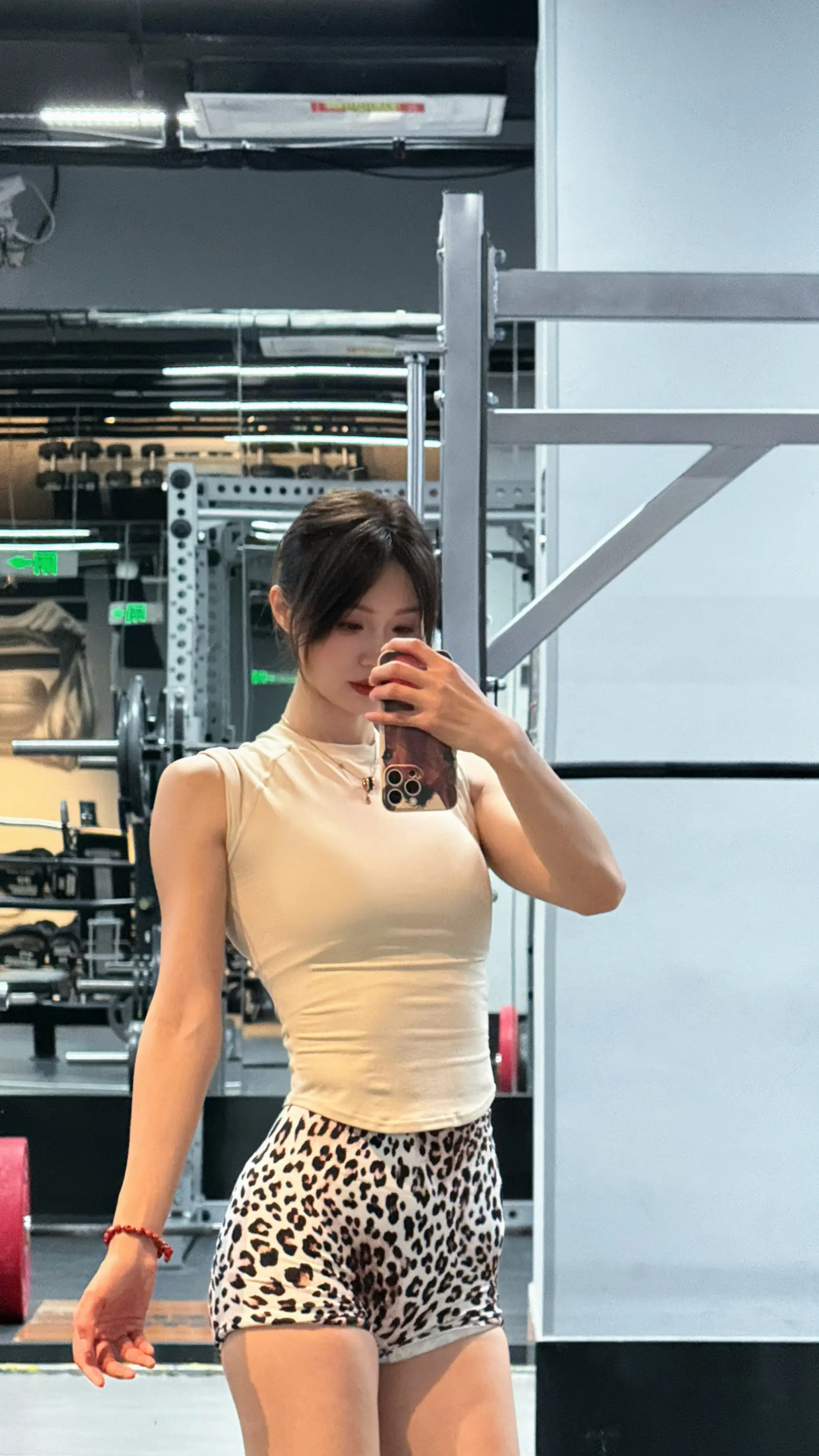 腿粗了 屁股没翘  我算反面教材了。