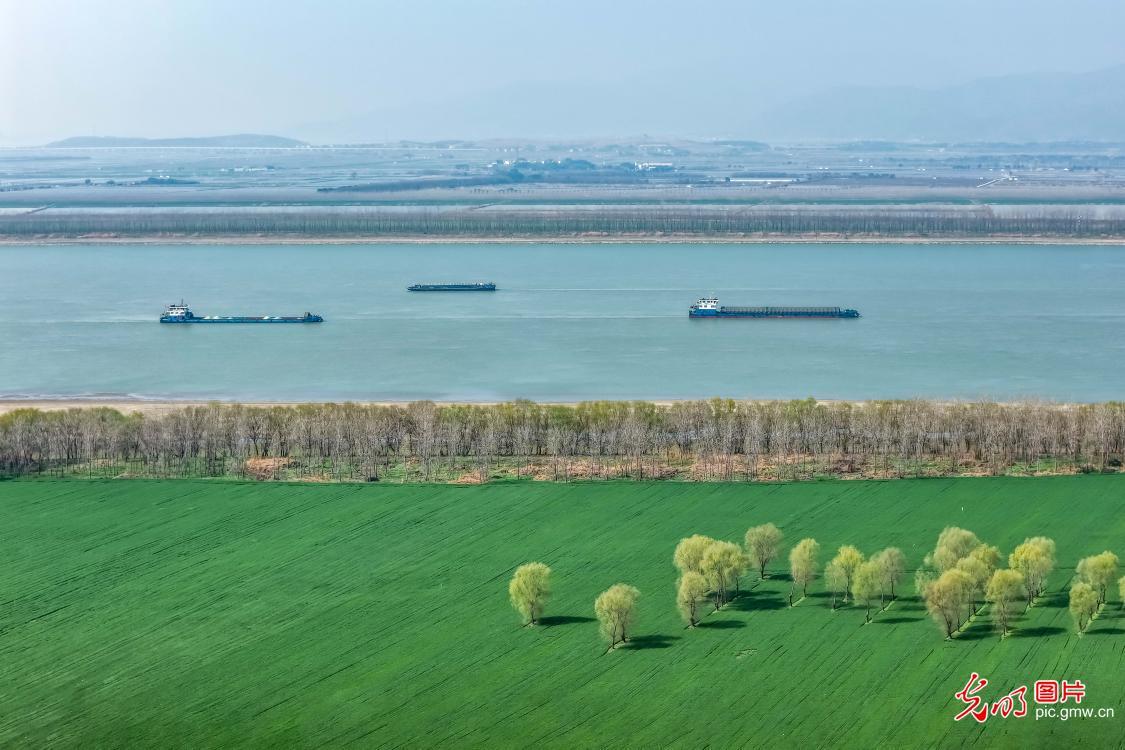 📰 2026年2月28日 今日要闻速览
 
🔹 国内要闻
 
- 政治局会议