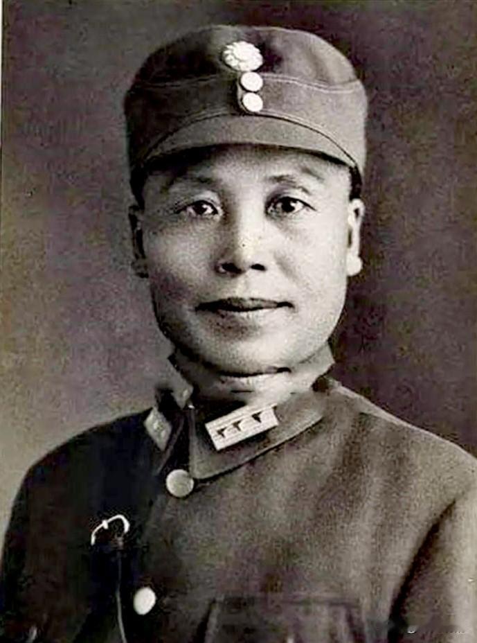 1929年，一件让所有人看傻眼的事发生了。李宗仁手里握着整整三十万大军，这支军队
