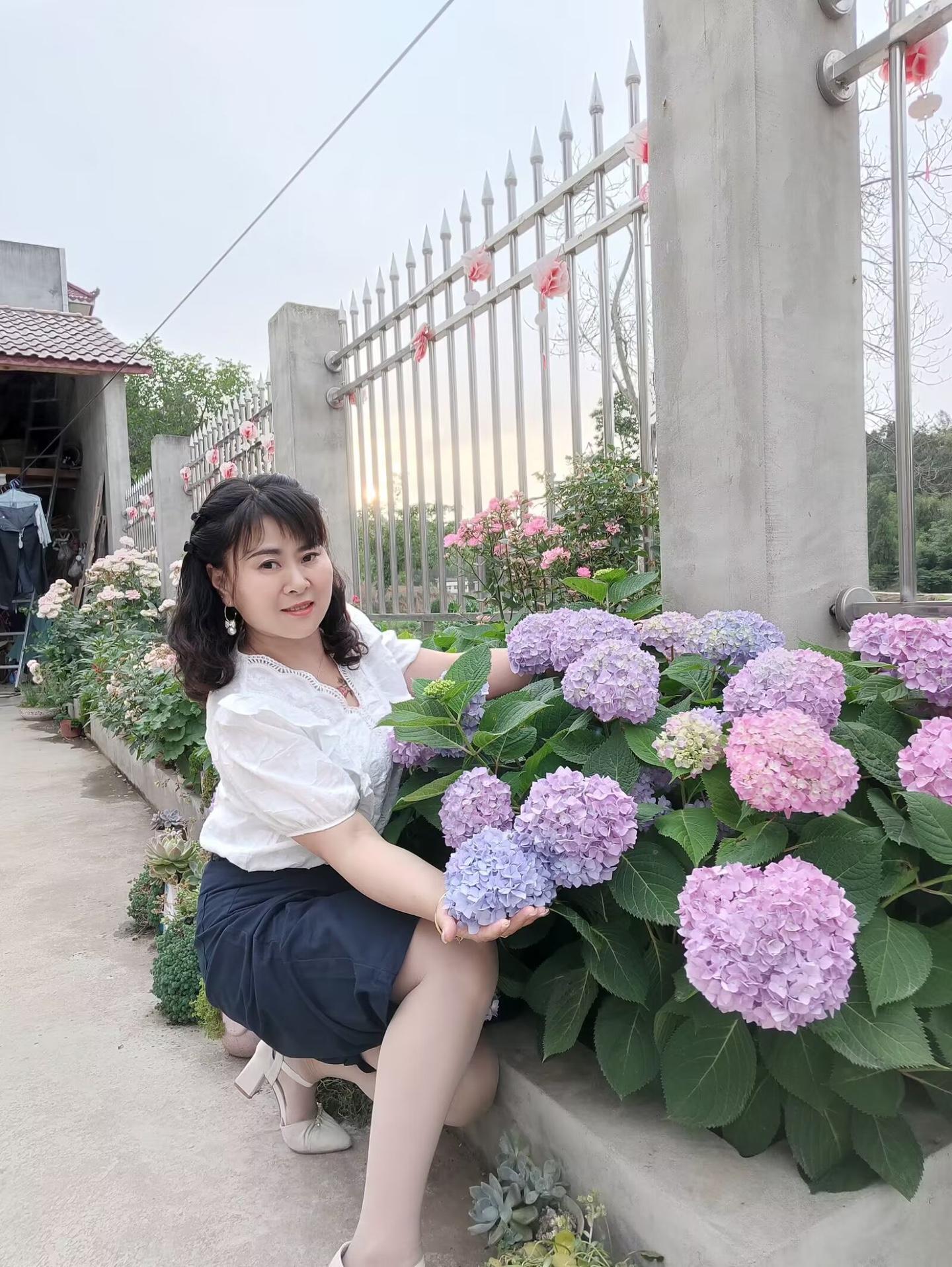 喜欢你的人的眼里，无论你什么样，都觉得你是最好，说不出哪里好，就是谁也代替不了