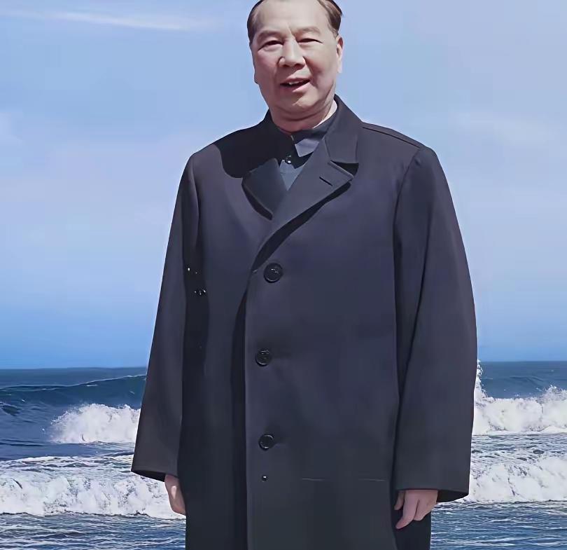 他被誉为“军中赵子龙”，长征开路、太行杀敌、抗美援朝屡建奇功。赤胆忠心，铁血担当