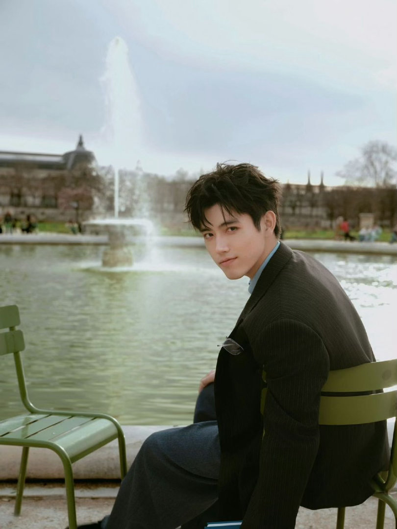 就这样死缠烂打追到了贺思慕 段胥的小狗式追妻太上头！被赶就卖惨，一虚弱就被贺思慕