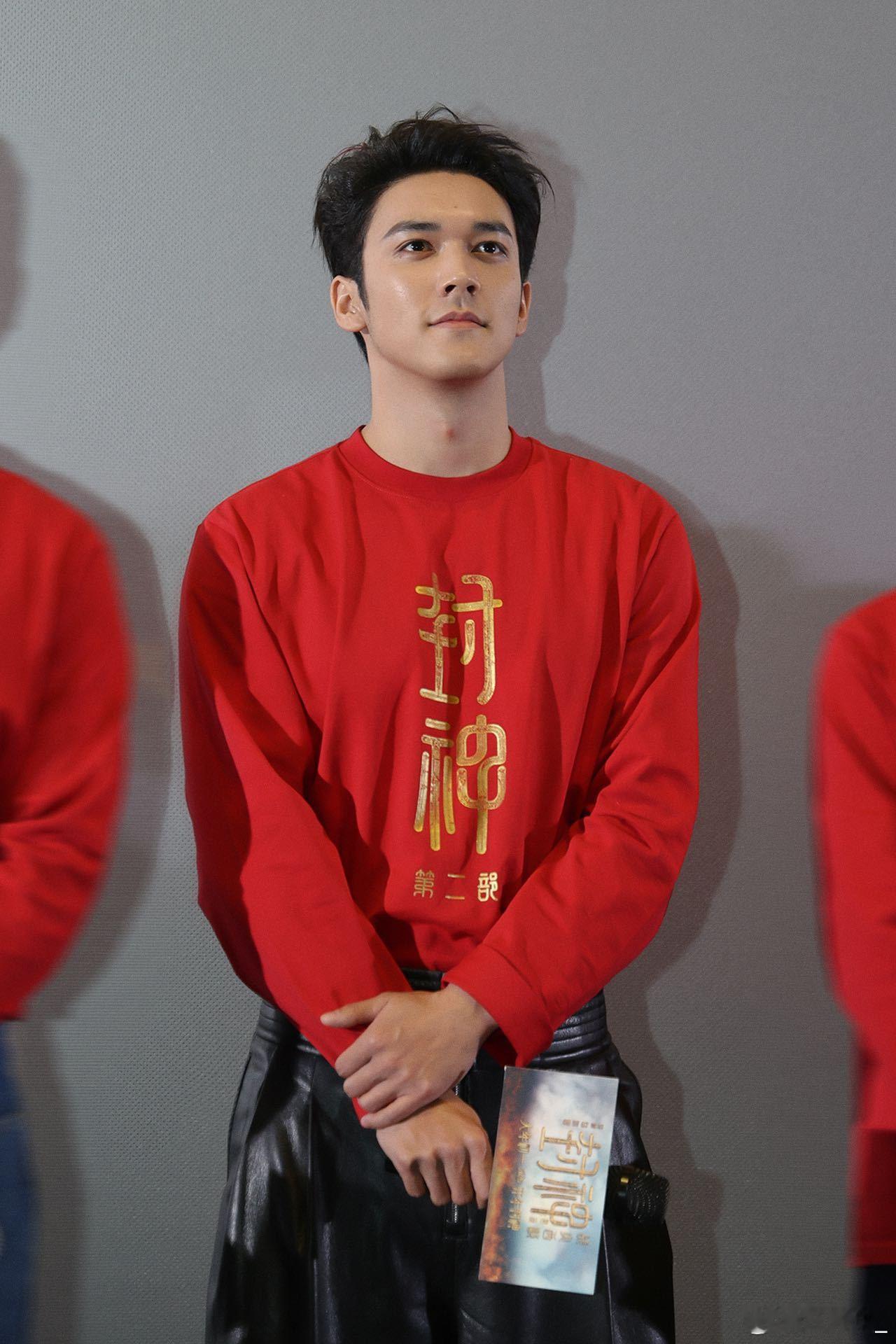 陈牧驰刘潮演伯邑考殷寿 陈牧驰演技大赏！一路走一路演，伯邑考角色切换自如。正经时