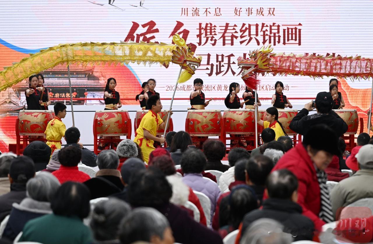 几年前所有城市补贴、落户福利，全倾斜给上班年轻人。
现在彻底反过来，各省砸钱建配