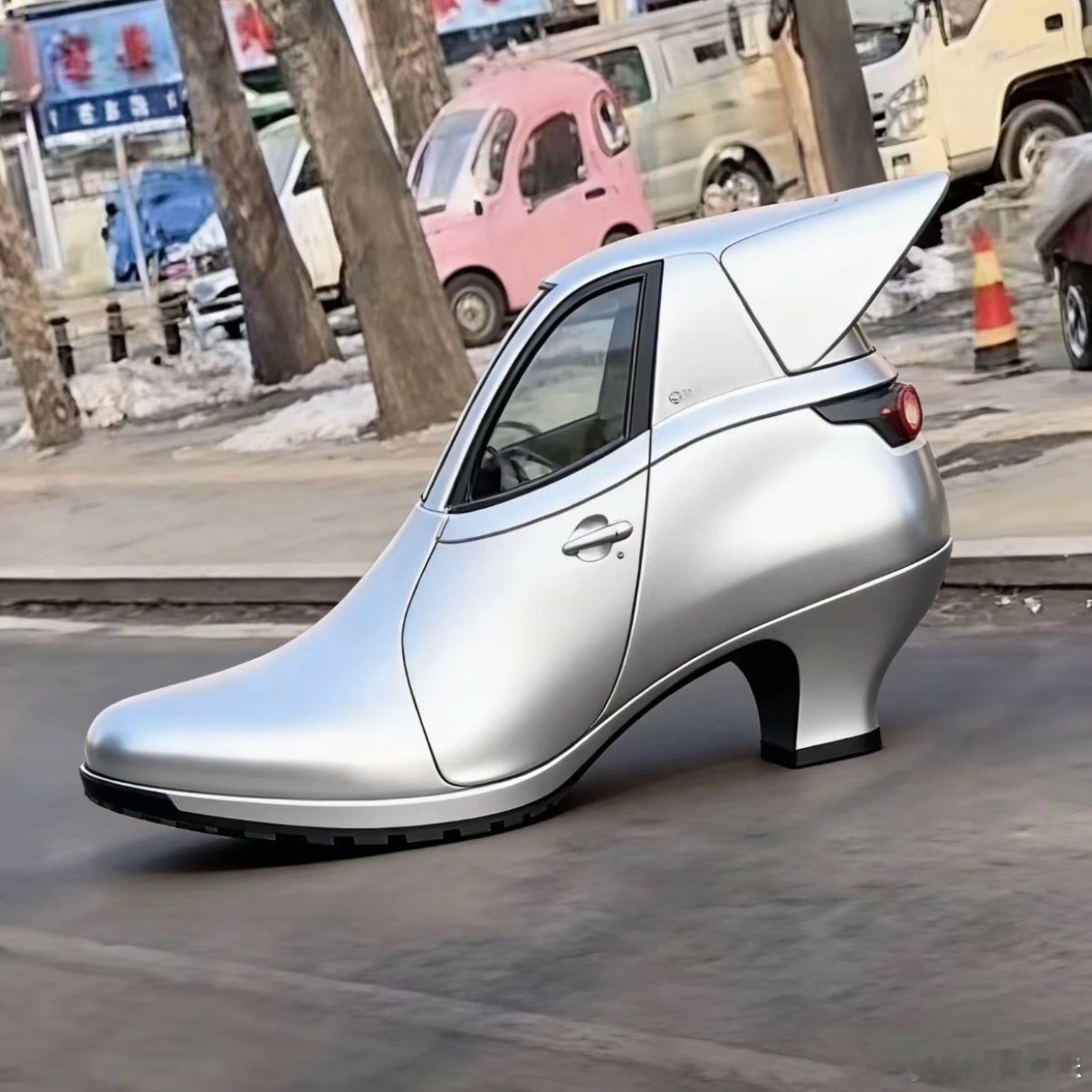 就这车在国外还能卖13万？国内便宜也就2、3万，单座设计后尾灯还对标法拉利，不过