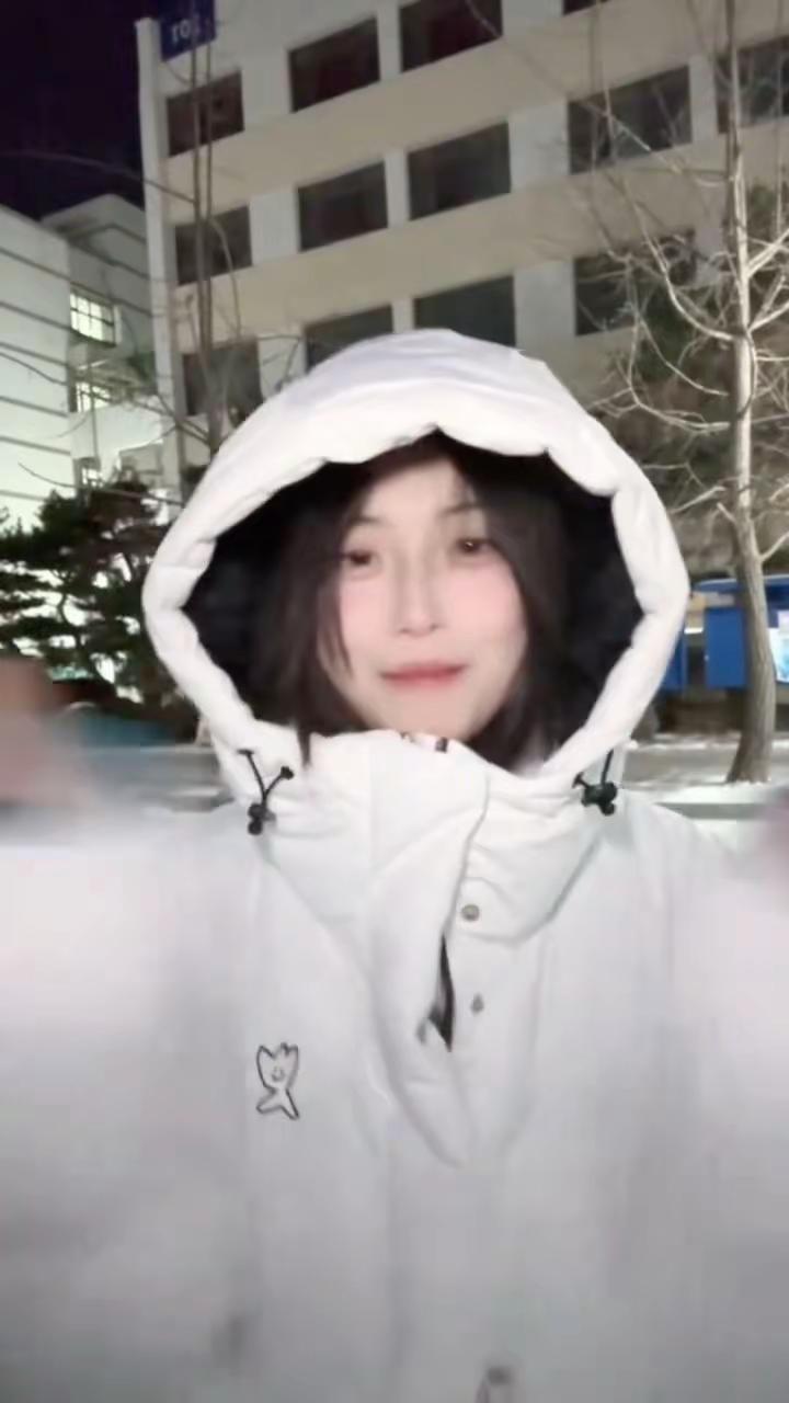 投了300抖➕ 定向帅哥 刷到麻烦吱一声