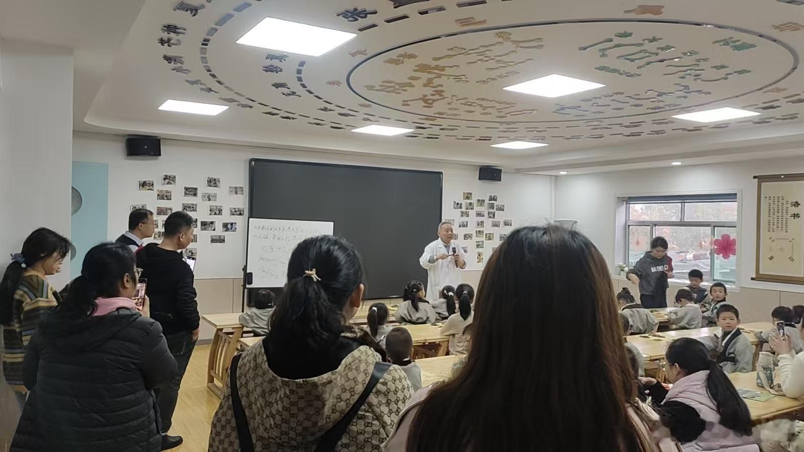 感冒后久咳不愈，就用这个“万能方”！受到外邪的侵犯，导致久咳不愈，这是由于正气不