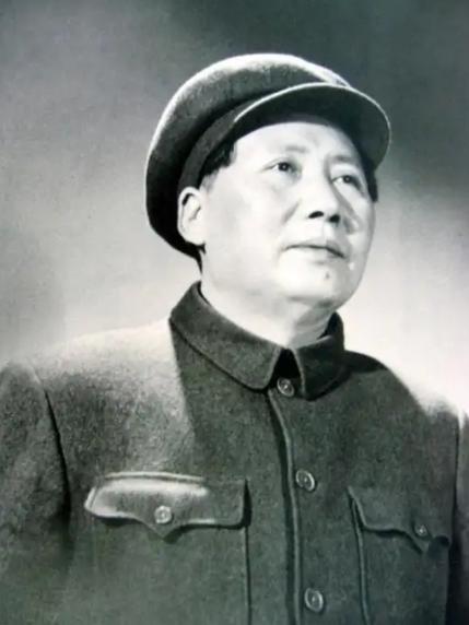 1958年，马寅初向毛主席建议实行计划生育，毛主席强烈反对，否决了他的建议，并提