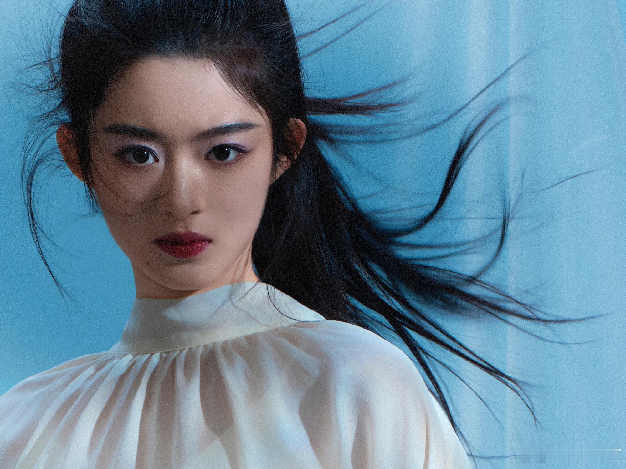 黄杨钿甜首次回应耳环风波 能正视问题、坦然反思真的很加分，懂得自省又心怀感恩，慢