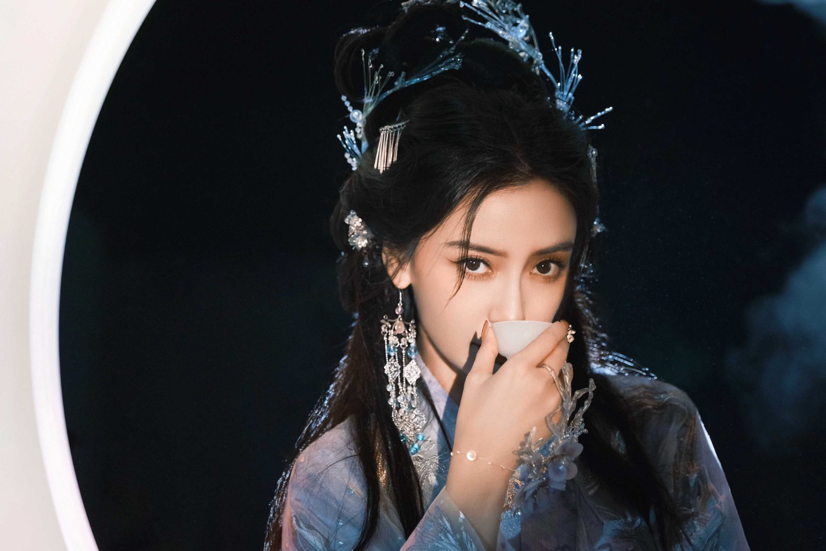 angelababy angelababy 在银河交汇之间，淹没原点，是非你突然