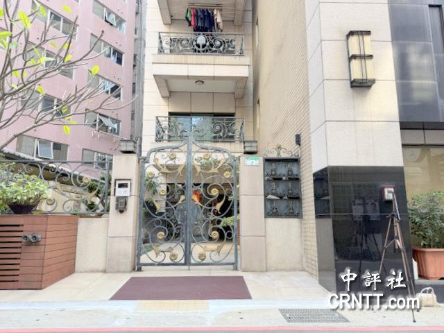 大批媒体守候柯文哲住家，世纪审判风雨欲来
台湾民众党前主席柯文哲涉京华城案、政治