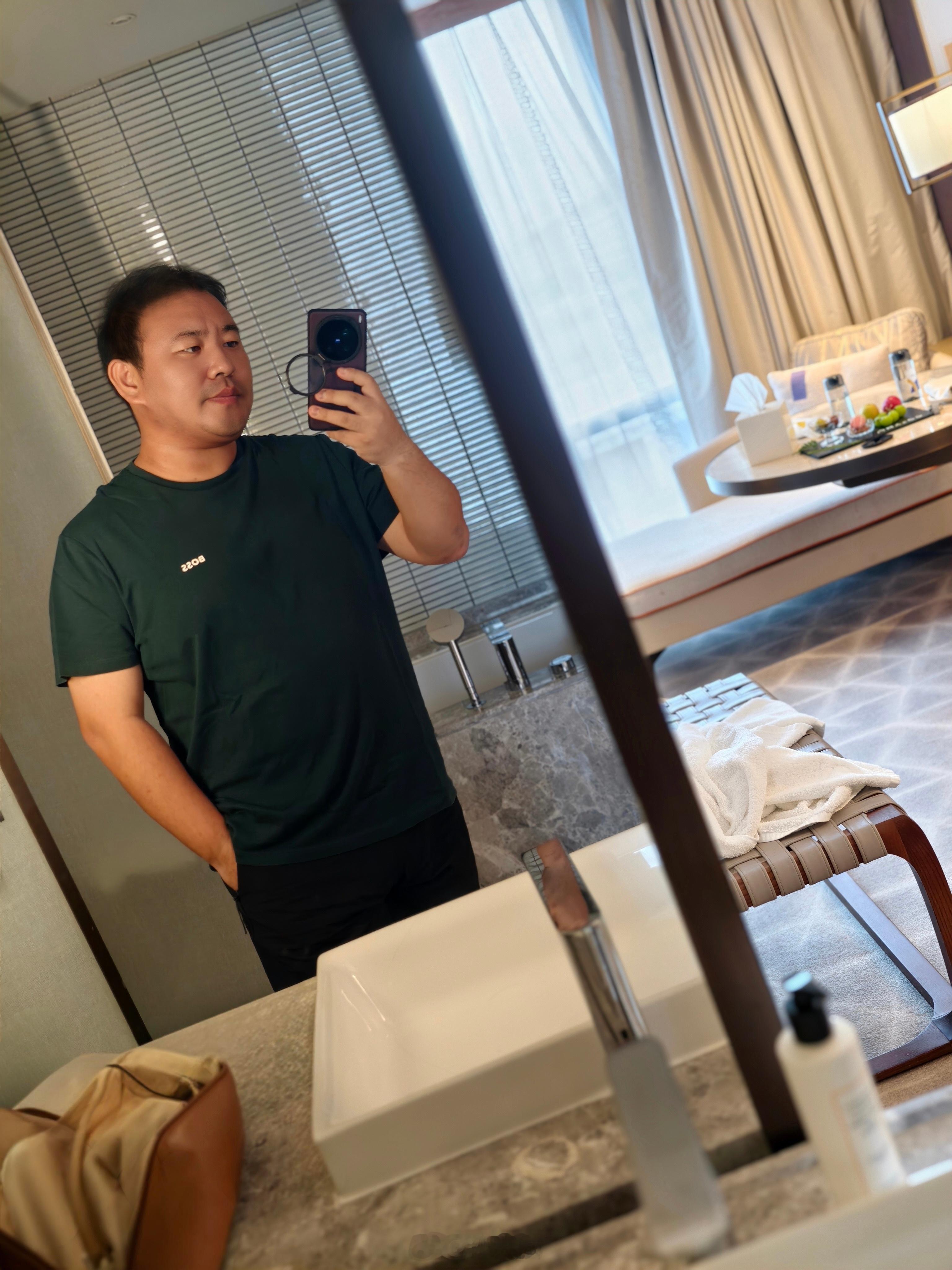 当都市的精致需求与驾驶乐趣碰撞，一台兼顾日常通勤与玩乐属性的SUV会是什么模样？