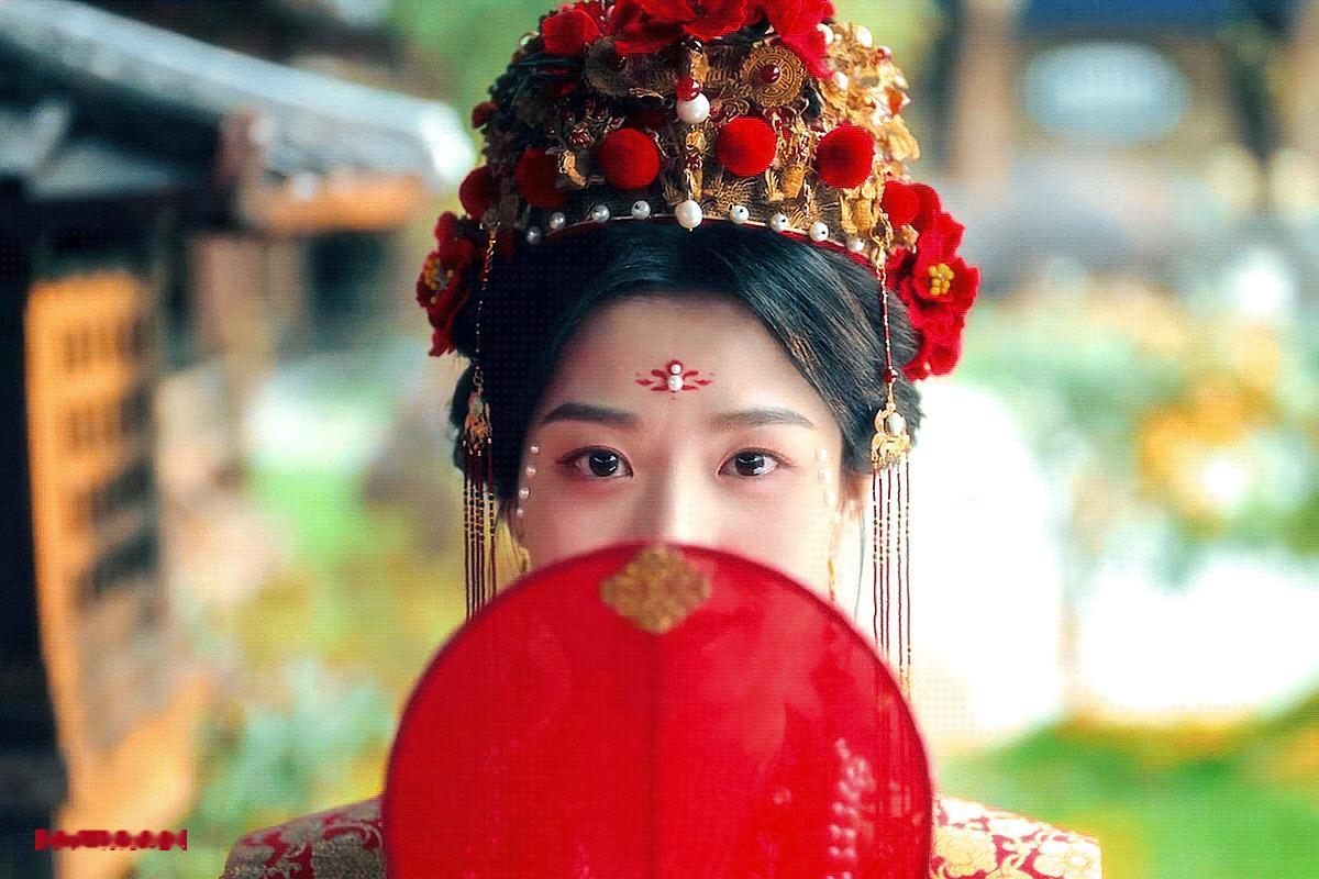 卢昱晓 《五福临门》康宁☽ 橙色（红橙）嫁衣+花钿+珍珠妆-扇子遮面[期待][期