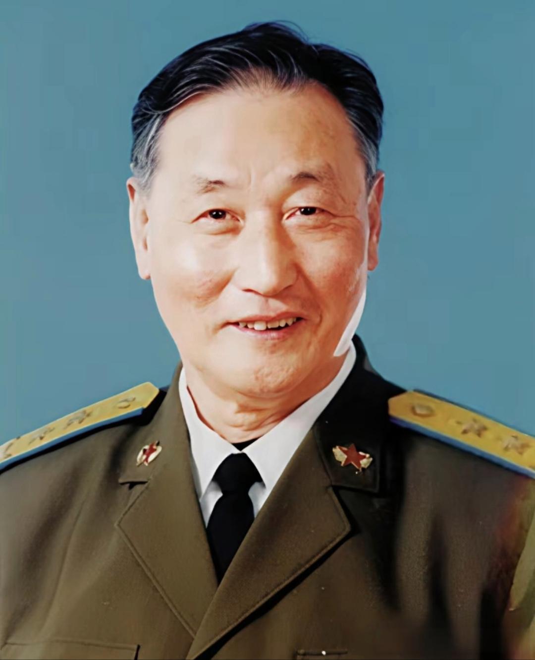1951年，志愿军飞行员刘玉堤在返航途中，无意间发现，自己身下竟有一群黑压压的敌