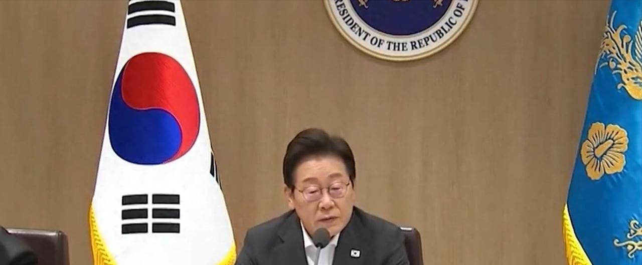 韩国这次是真急眼了，首次招聘中国汽修工！月薪最高开到3.3万，干满5年能拿绿卡，