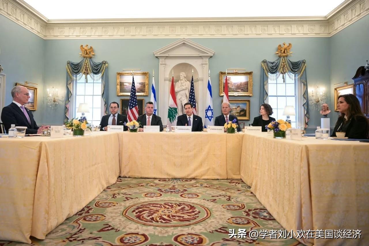 4月14日，以色列和黎巴嫩坐在美国国务卿卢比奥的谈判桌前，而鲁比奥称其为“一个过