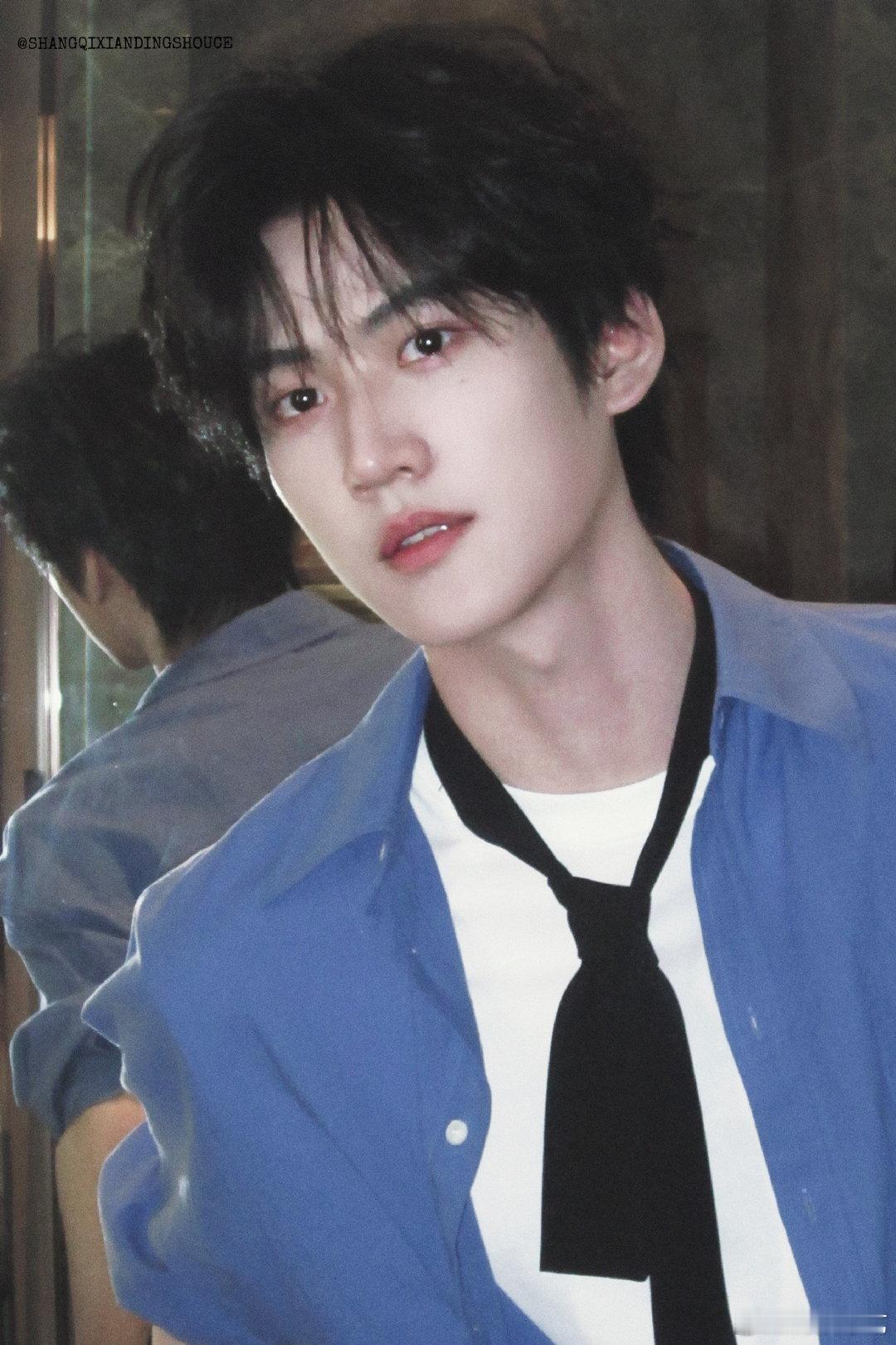 金靖说周柯宇有新的姐姐了金靖：周柯宇有新的姐姐了，他现在是别的姐姐的李雾了！ 