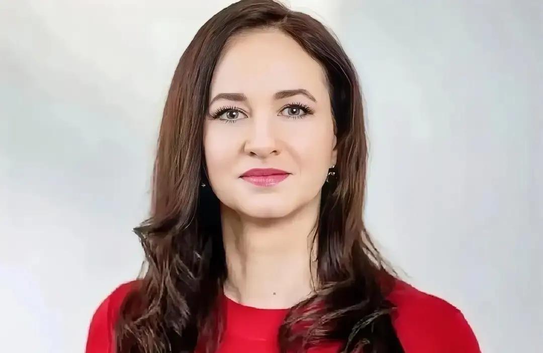 立陶宛现在知道疼了？当年跟着美国搞小动作，允许台湾设立所谓“代表处”，结果对华出